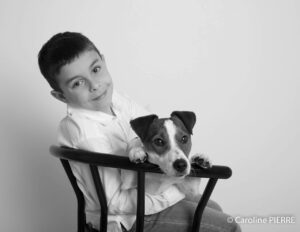 shooting-photos-enfant-chien-la-rochelle - CAROLINE PIERRE PHOTOGRAPHE seance-photos-portrait-enfant-et-animal-familier-angoulins